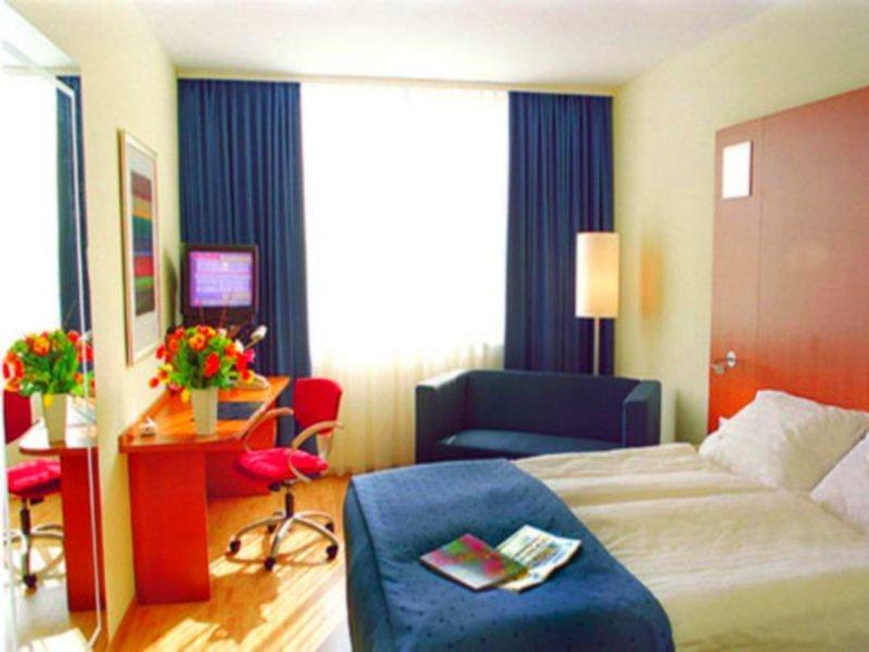 Ramada Encore By Wyndham Geneva Carouge Δωμάτιο φωτογραφία